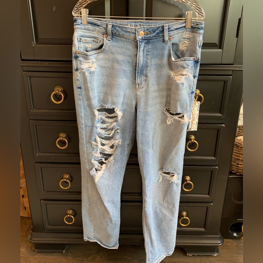 American Eagle Stretchy Distressed Mom Jeans Torn 90s